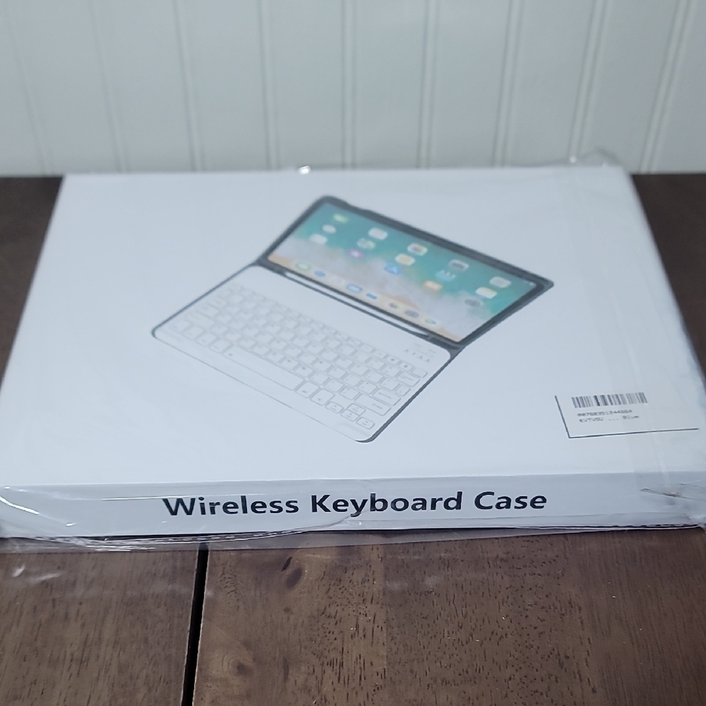 Light Blue Tablet Case with Keyboard - Picture 3 of 5